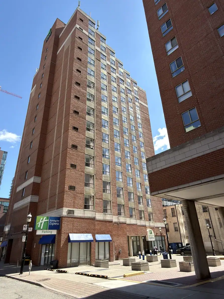 The Holiday Inn Express Downton Toronto is a budget-friendly hotel option in the heart of downtown Toronto close to St. Lawrence Market. the hotel is a high rise building and parking is available.